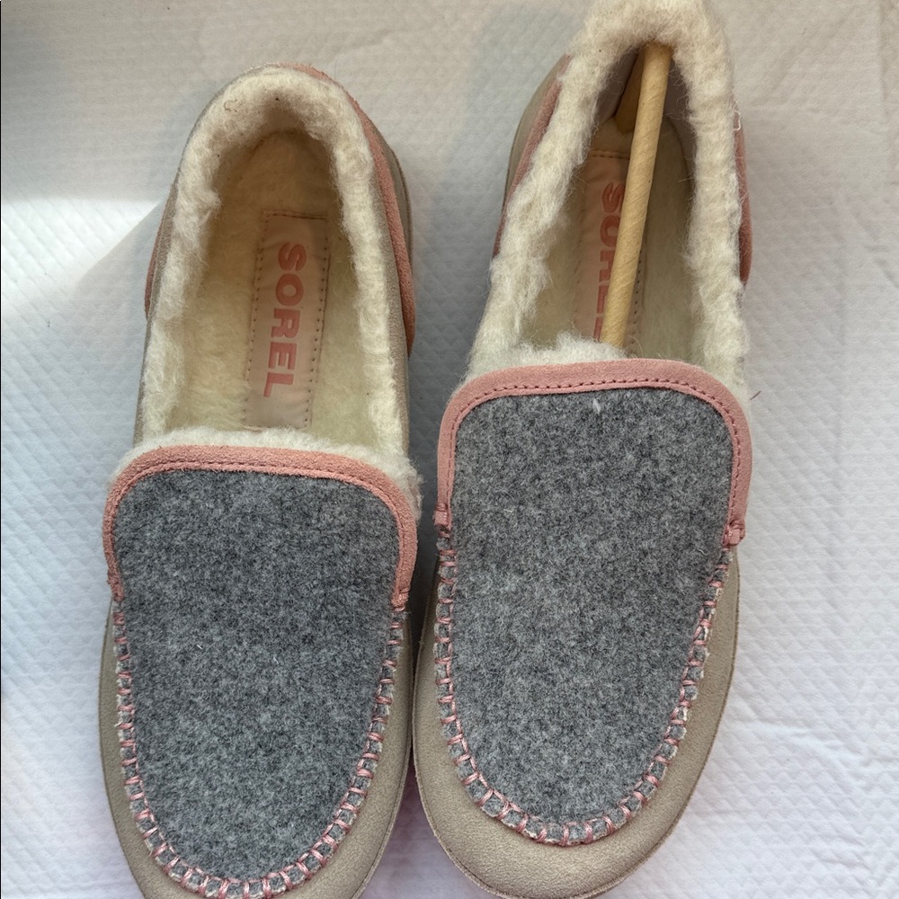Women's NIB Sorel Tremblant II Moccasin in Sandy Tan, Faux Pink US Size 9